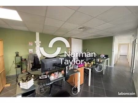 bureaux 240 m²