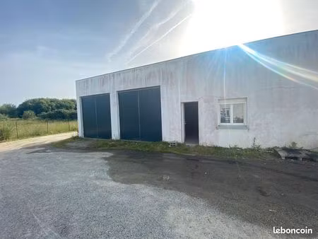 box 55 m2 grande hauteur sous plafond