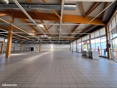 local commercial 1 140 m²