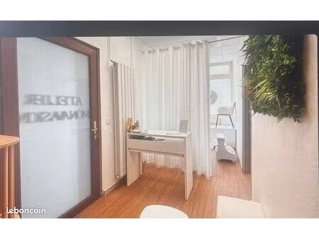 local professionnel commercial