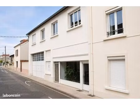 local d'activité 583 m²