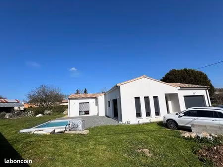 maison neuve 130m2 + 26m2 de garage avec piscine