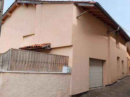 maison pleine de charmes centre village avec espace à rénover