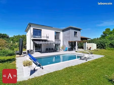 villa 5 pièces 146 m²