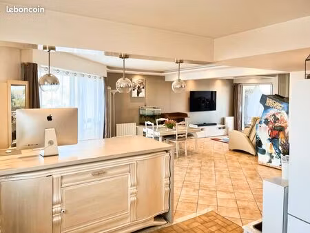 rare à goussainville : 97 m² sans travaux avec balcon et box