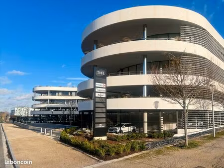 bureau privé à louer pour 1 personnes à reims bezannes