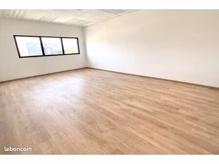 grand bureau 40m2 meublé avec services
