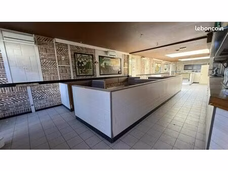 local commercial 270 m²