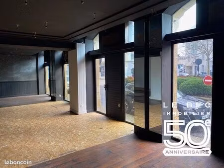 local 100 m² vannes