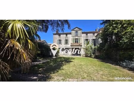 maison 8 pièces 312 m²