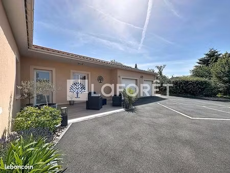 pavillon 8 pièces 173 m²