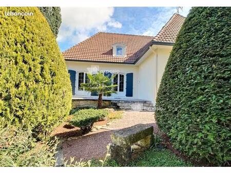 maison 7 pièces 220 m²
