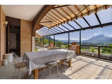 propriété 7 pièces 202 m²
