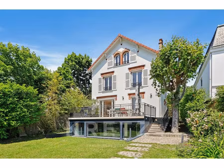 maison de luxe à vendre dans le quartier montretout