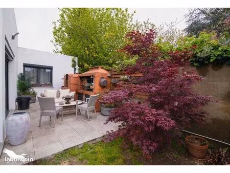 maison 8 pièces 217 m²