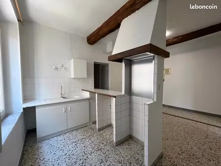 location t2 – centre de caumont-sur-durance – disponible dès le 10 juin