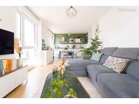 appartement 4 pièces 77 m²