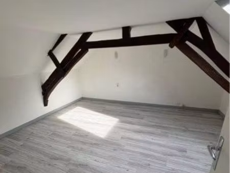 maison mitoyenne deux chambres dont une en rez de chaussée