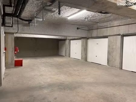 loue garage saint alban leysse 73230