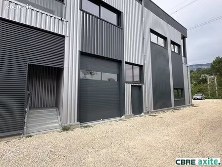 local d'activite 185 m² voglans