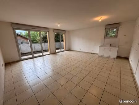 appartement t3 68 m² avec balcon dernier étage