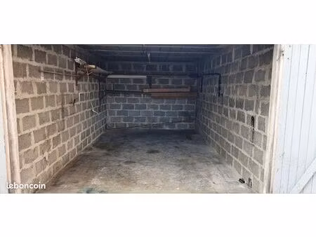grand garage de 16 m² dans résidence sécurisé