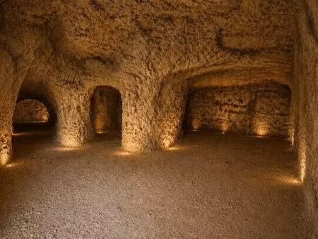 bien exceptionnel en centre-ville – grotte de 180 m² avec cour privative