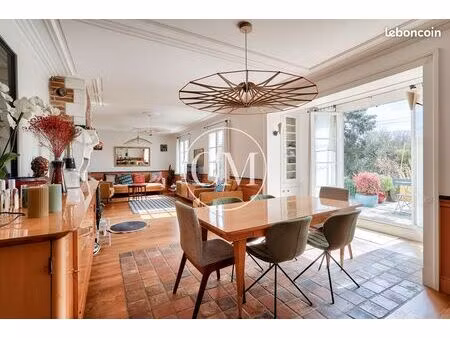 maison 7 pièces 211 m²