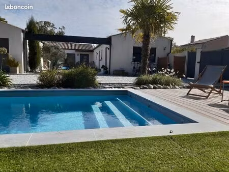 villa de plain pied 165 m2 avec piscine proche de la rochelle