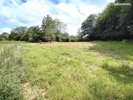 terrain 2703 m² esteville