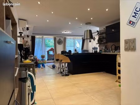 bel appartement 4 pièces avec terrasse à champs-sur-marne