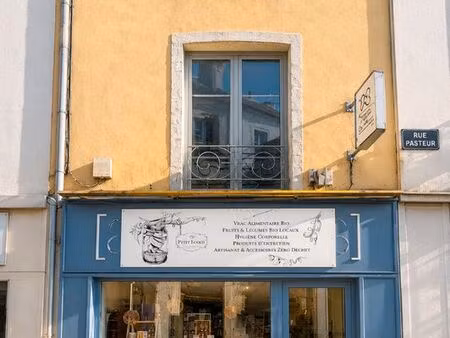 immeuble 7 pièces 181 m²