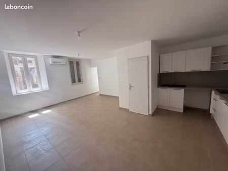 t2 lumineux 50 m² en hyper centre de malaucène – libre immédiatement