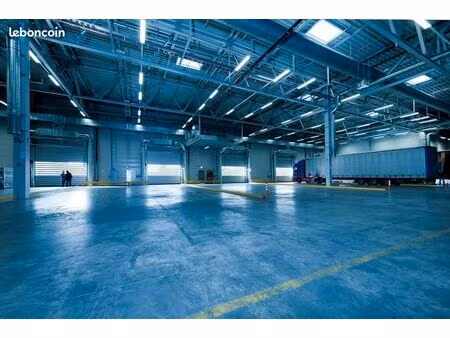 vend entrepot 450m² le thor za la cigalière
