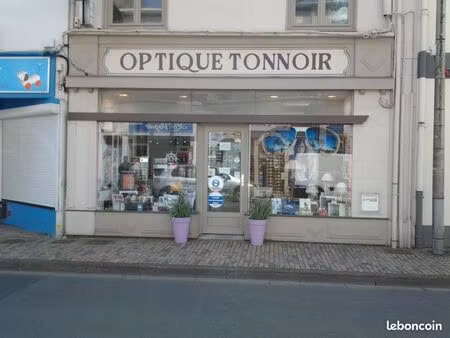 vend bâtiment à usage commercial
