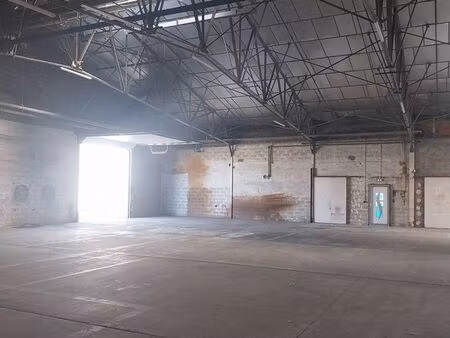 à louer – dépôt / local d’activité jusqu’à 1 400 m² – la rochelle / la pallice