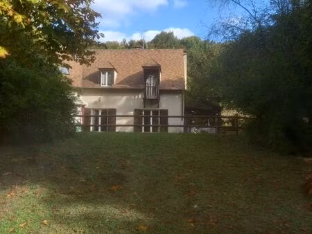 propriété de 254 m2 + 11000m2 + structure equestre