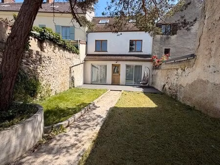 maison 115 m² 4 ch rénovée  rien à prévoir avec dépendance très calme