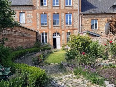 maison 9 pièces 166 m²
