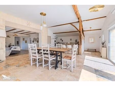 maison 6 pièces 208 m²
