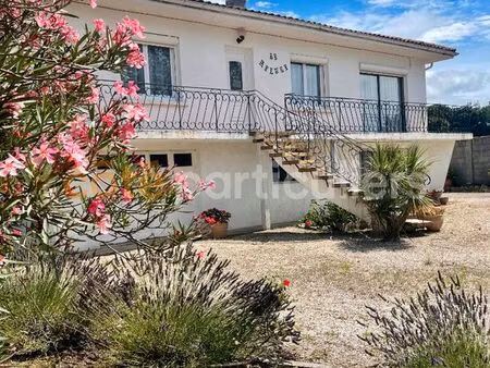 pavillon 9 pièces 204 m²