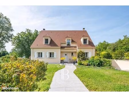 propriété 8 pièces 196 m²