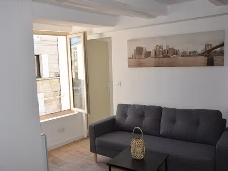 t2 meublé et équipé 28m2