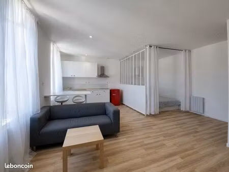 studio rénové lumineux à louer