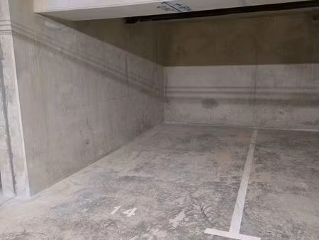 place de stationnement en résidence neuve sécurisée