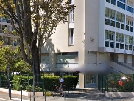 local commercial loué 110m2 + parking
