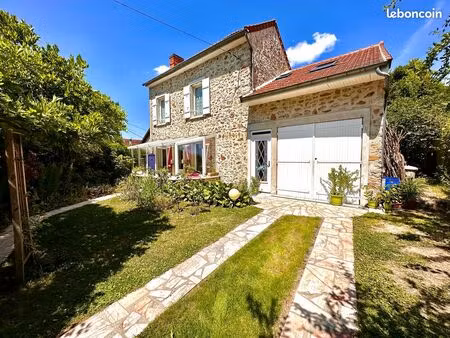 vends maison de charme en pierres meulières - 151m² - pringy