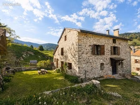 maison de montagne 171 m² – 5 chambres – jardin – proche les angles & formiguères