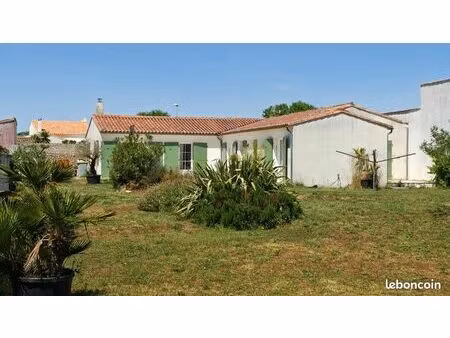 à louer à l année maison sainte marie de ré