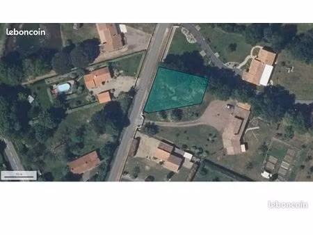 terrain constructible 697 m2 avrille (proche longeville sur mer)